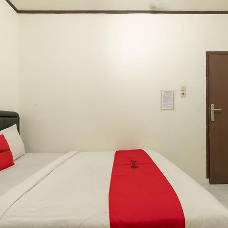 Reddoorz Near Pondok Indah Water Park Джакарта Экстерьер фото
